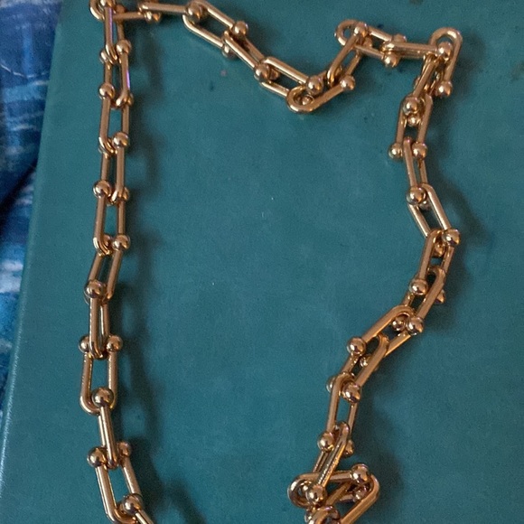 18” gold tone necklace with 2”extender paper clip style - Picture 3 of 4